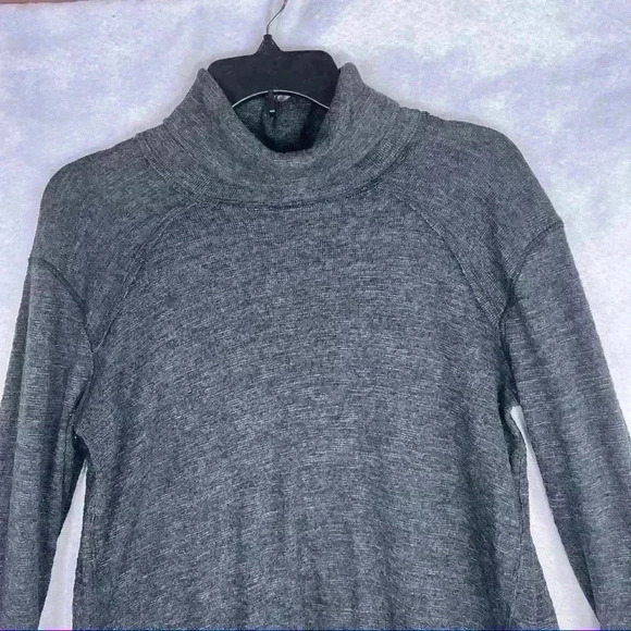 FREE PEOPLE WE THE FREE Sz M Split Back Turtleneck Top Dark Gray Thermal Tunic - Picture 2 of 11